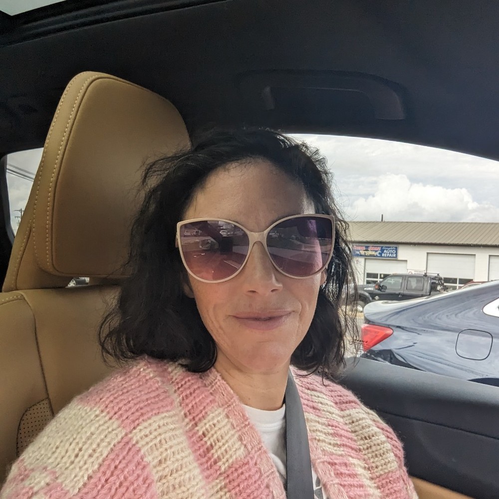 Meet your Posher, Lauren